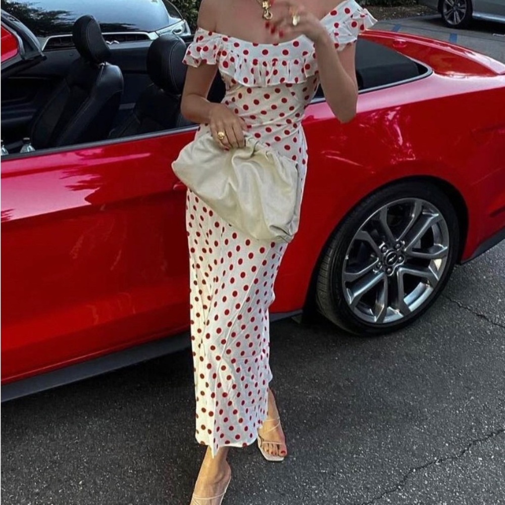 Looking to buy this !!!!! In a size large or x large